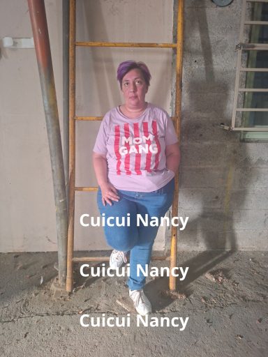 Libertine à Nancy, pose sur l'échelle Libertine à Nancy, pose sur l'échelle